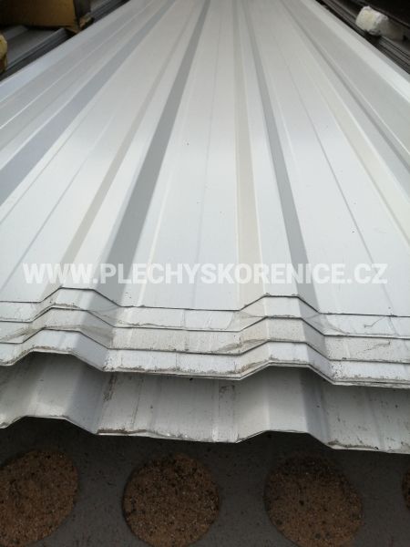Trapézový plech T18 0,45mm - š. 90/86cm - RAL 9010 - II. jakost
